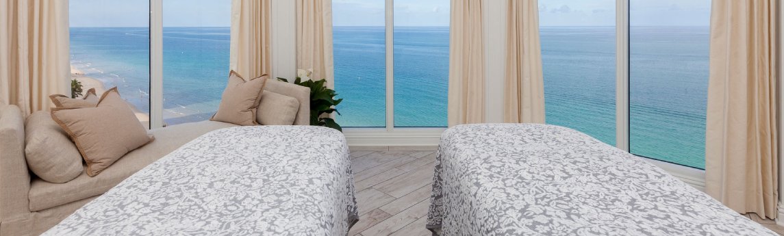 Pelican Grand Beach Resort Background image