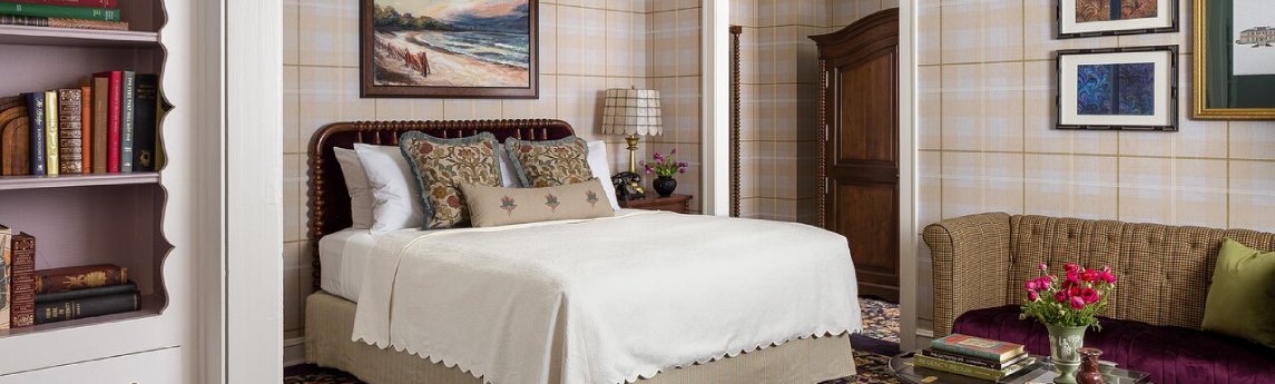 Graduate Evanston Background image