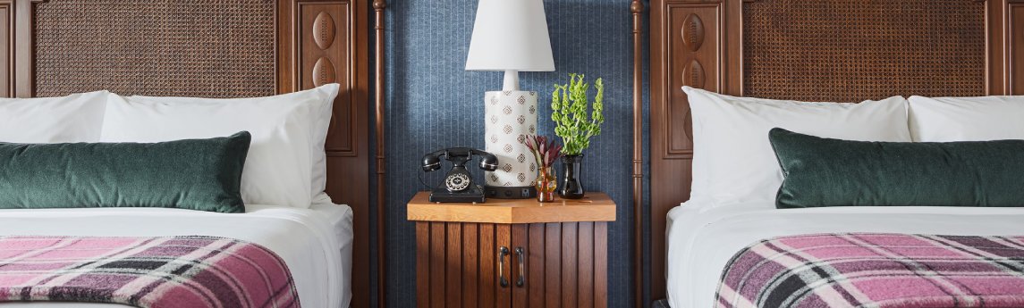 Graduate State College Background image