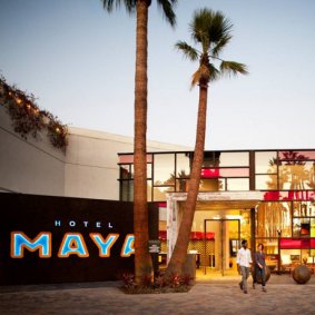 Hotel Maya DoubleTree by Hilton logo